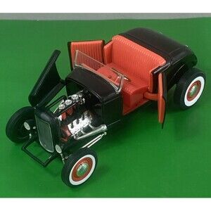 Ford Classic Metal Die Cast  ERTL Ford Motor Company 1:18